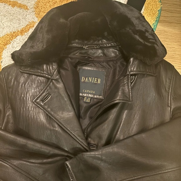 Danier Genuine Leather Trench Coat - Picture 2 of 3